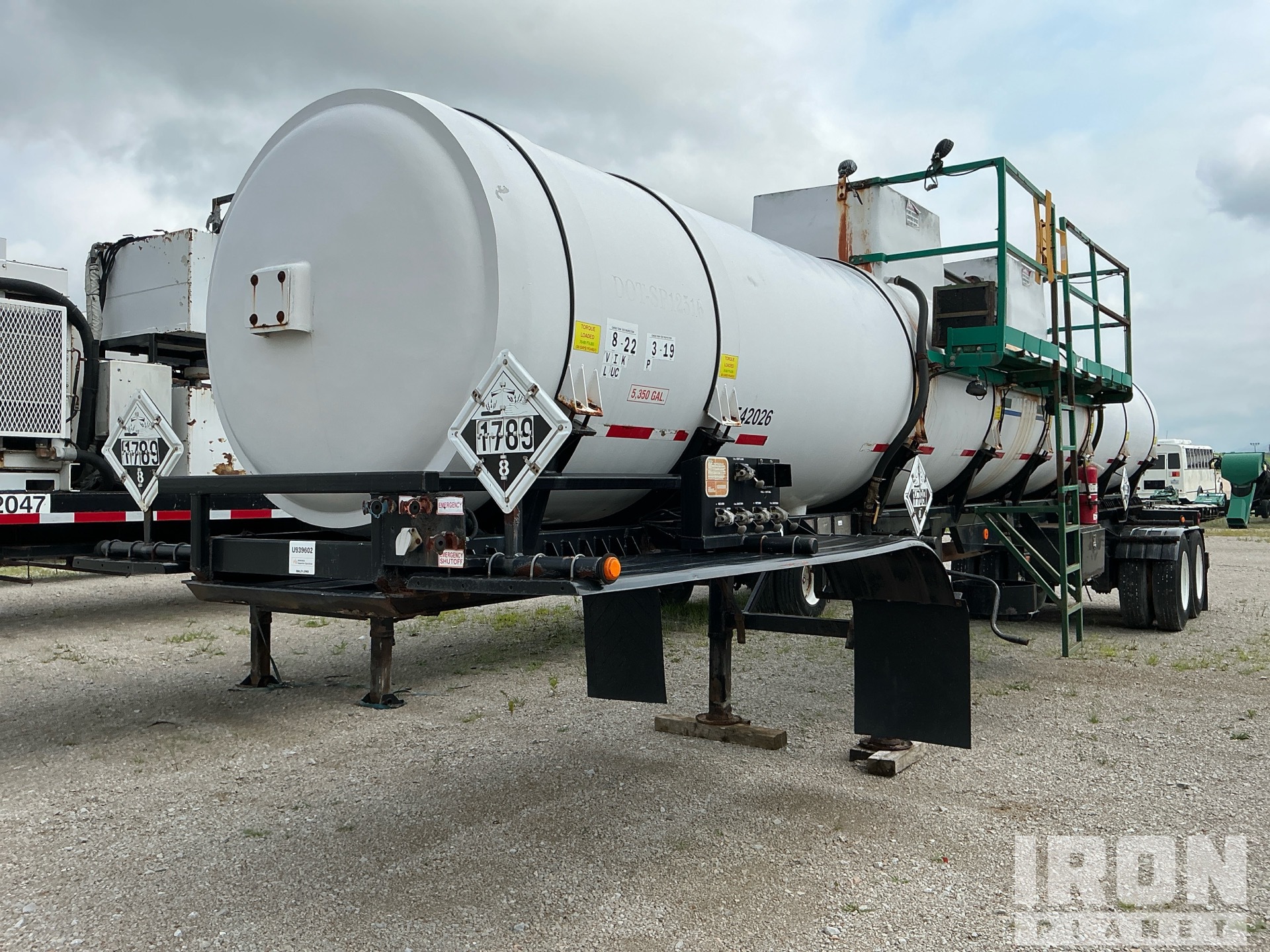 2011 Worley Welding WA-N-WWF-6040-253-FRP-SP 5350 gal T/A Spread Axle Acid Tanker Trailer
