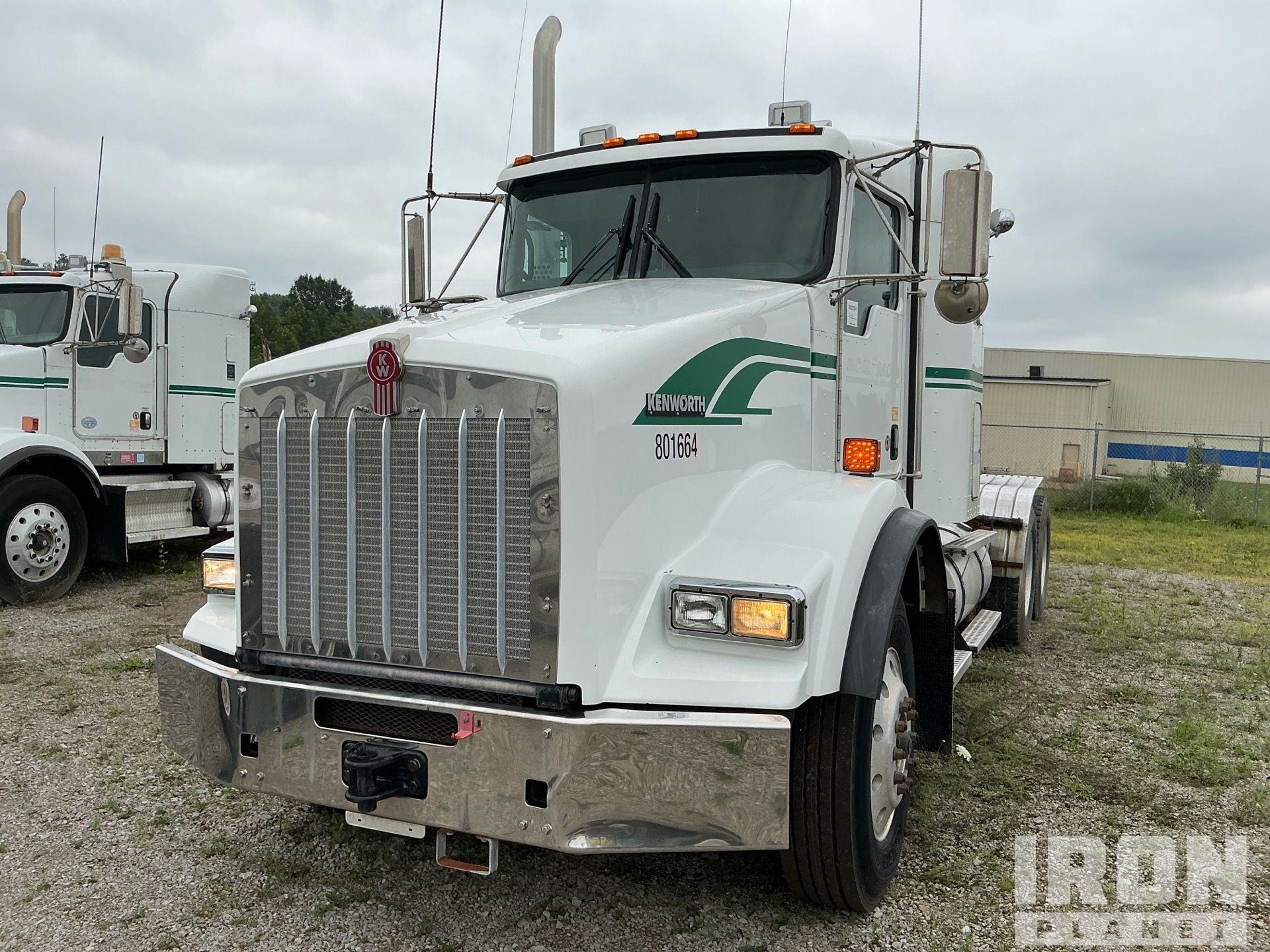 2015 Kenworth T800 6x4 T/A Sleeper Truck Tractor