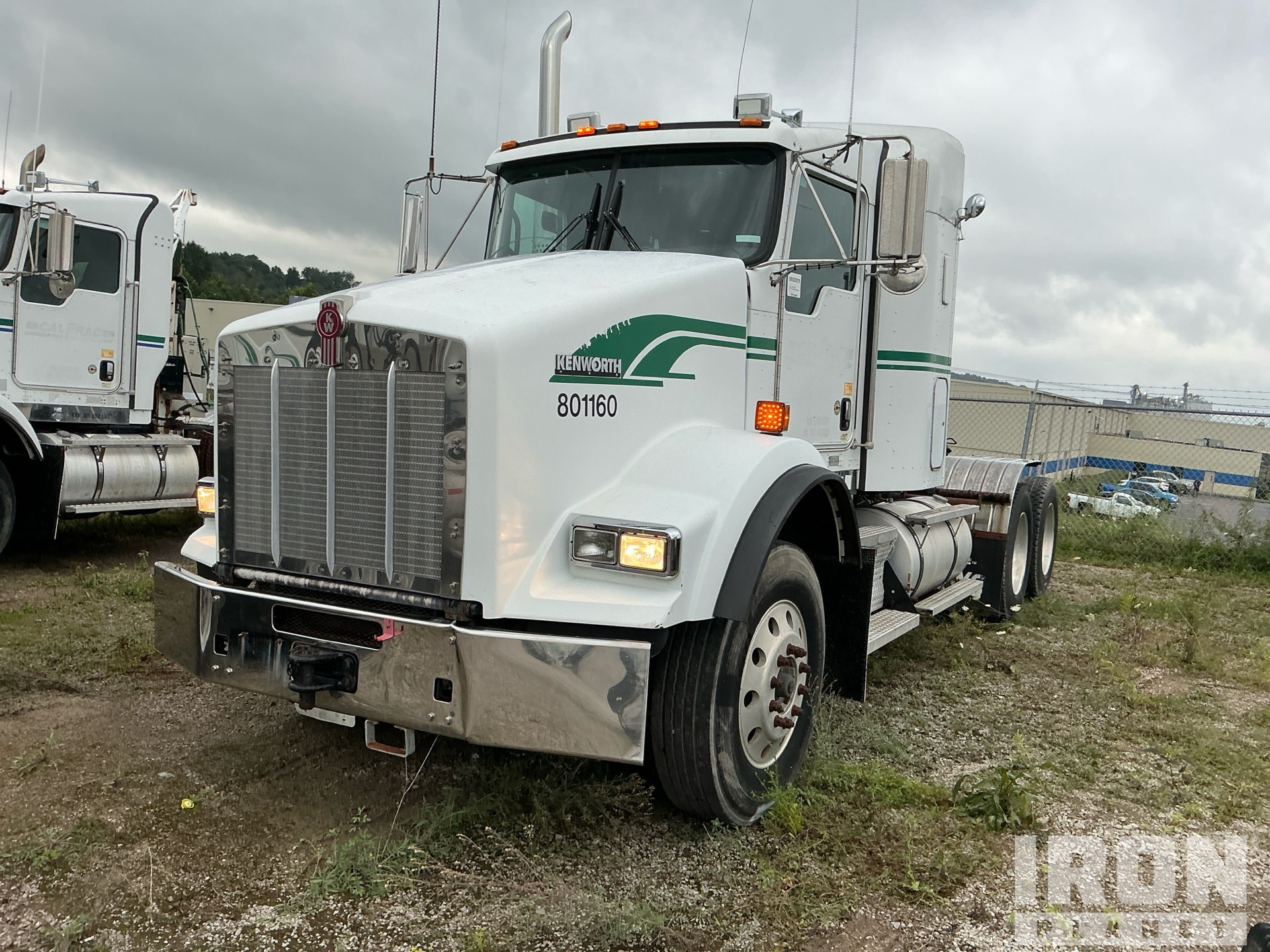 2013 Kenworth T800 6x4 T/A Sleeper Truck Tractor
