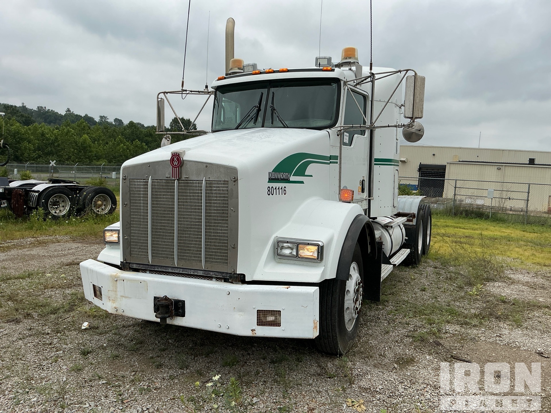 2013 Kenworth T800 6x4 T/A Sleeper Truck Tractor