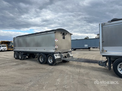 2017 Shephard 8050 mm Quad Dog End Dump Trailer