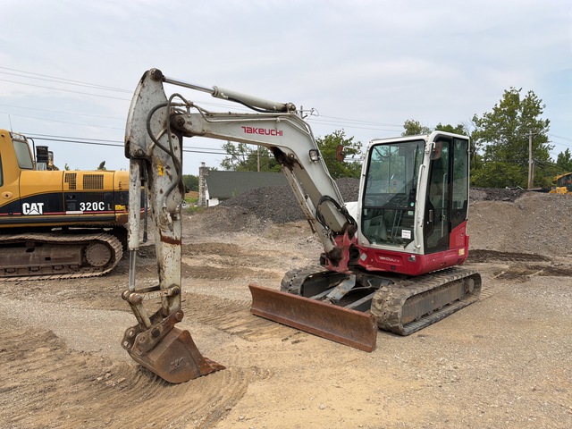 2016 Takeuchi TB260 Mini Excavator
