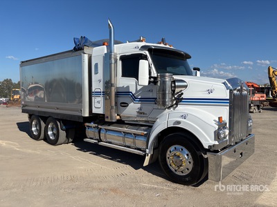 2022 Kenworth T610SAR 6x4 T/A Dump Truck