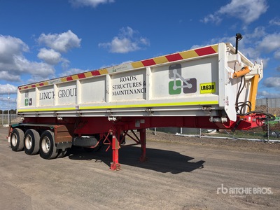 2022 AAA 8.6 m Tri/A Side Dump Trailer