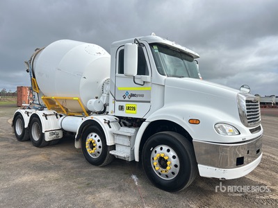 2015 Freightliner CL112 8x4 Twin-Steer Camion mélangeur