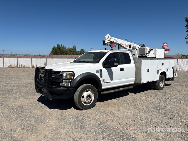 2017 Ford F-550 XL 4x4 Extended Cab Service Truck