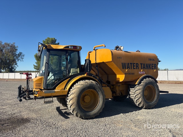 2017 Hydrema 912HM 2500 gal 4x4 Articulated Water Truck