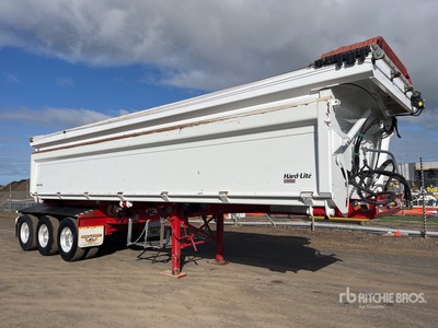 2024 Roadwest 8.2 m Tri/A Side Dump Trailer