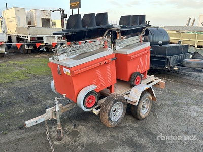 2019 A1 ROADLINES Solar Powered Traffic Light