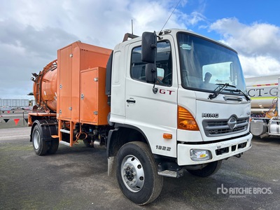2009 Hino 500 GT 1322 4x4 W/VacJet Tornado 5050 Camión de Excavación por Aspiración
