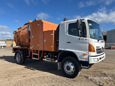 2009 Hino 500 GT 1322 4x4 W/2009 VacJet Tornado 5050 Vacuum Excavator Truck