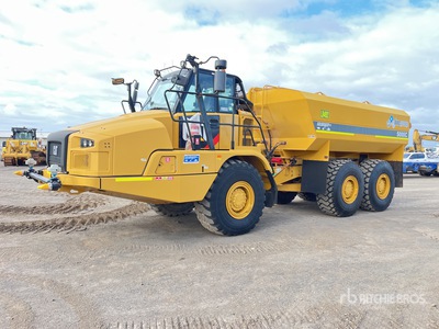 2018 Cat 725C2 6x4 20000 L Water Wagon