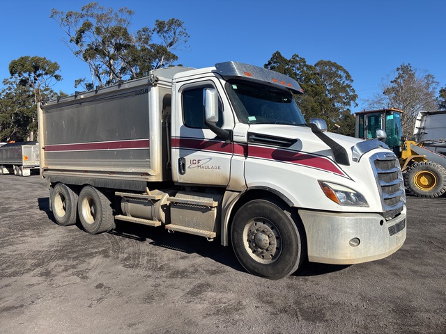 2022 Freightliner Cascadia 126 6x4 Tipper Truck