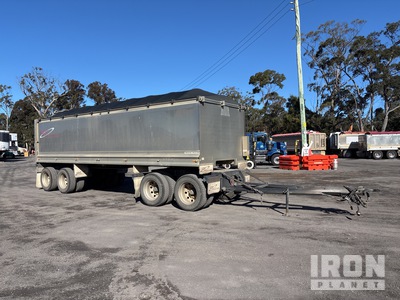 2022 Brentwood Trailers 8.2 m Quad Dog End Dump Trailer