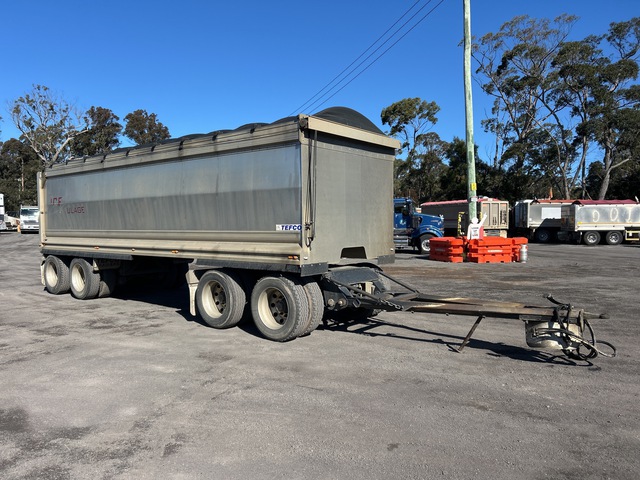 2017 Tefco 8 m Quad Dog Tipping Trailer 2017 Tefco 8 m Quad Dog Tipping Trailer