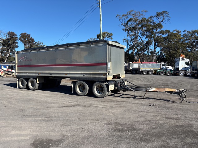 2022 Brentwood Trailers 8.2 m Quad Dog Tipping Trailer 2022 Brentwood Trailers 8.2 m Quad Dog Tipping Trailer