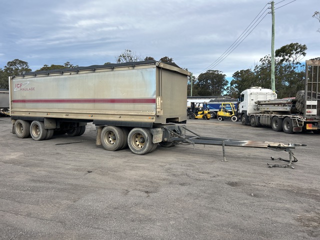 2022 Brentwood Trailers 8.2 m Quad Dog Tipping Trailer 2022 Brentwood Trailers 8.2 m Quad Dog Tipping Trailer