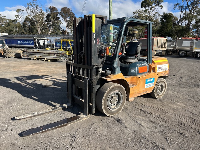 2011 Toyota 02-7FDA50 Forklift 2011 Toyota 02-7FDA50 Forklift