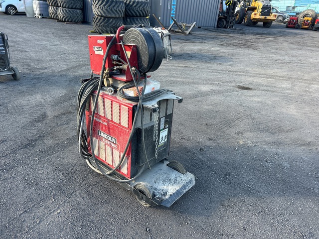Lincoln Electric Powerplus II 500 60 A Mobile MIG Electric Welder Lincoln Electric Powerplus II 500 60 A Mobile MIG Electric Welder