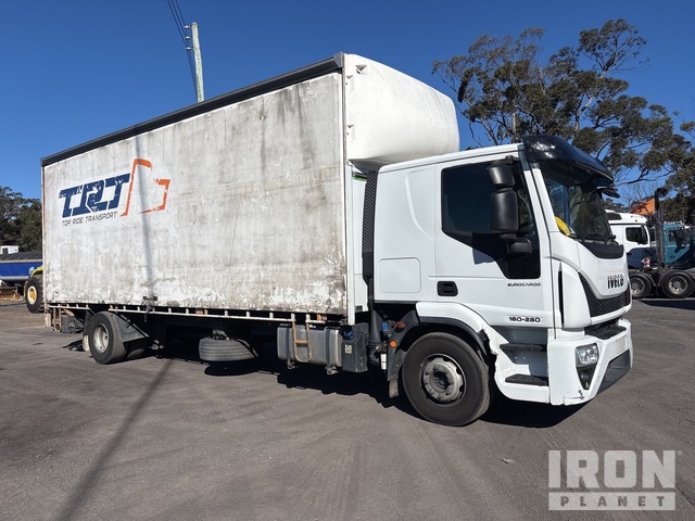 Camions à rideaux latéraux