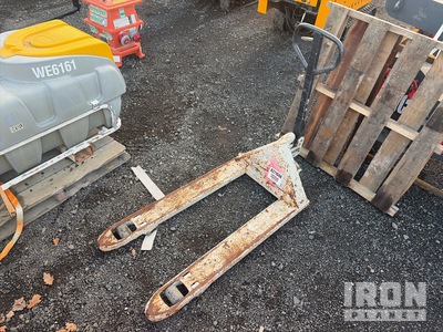 Crown Pallet Jack (Inoperable)