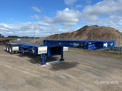 2022 Haulmark 12.3 m Tri/A Step Deck Containerchassis