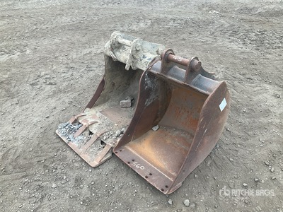 Quantity of (2) Digging 600mm & 560mm Excavator Bucket
