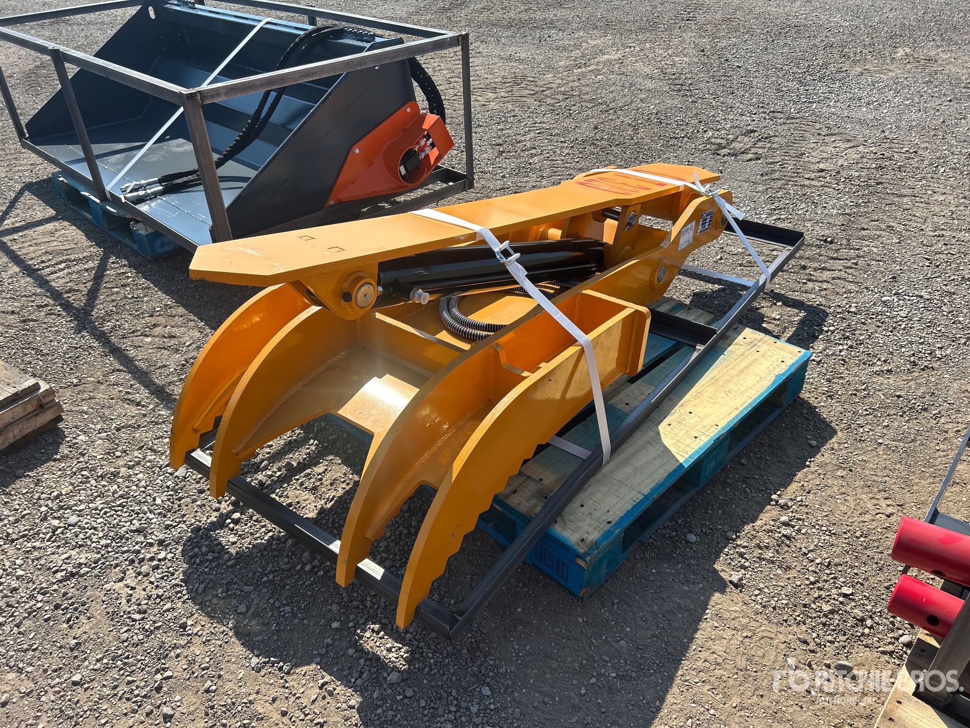 2026 Handy HET320 29 in Hydraulic Excavator Thumb (Unused)