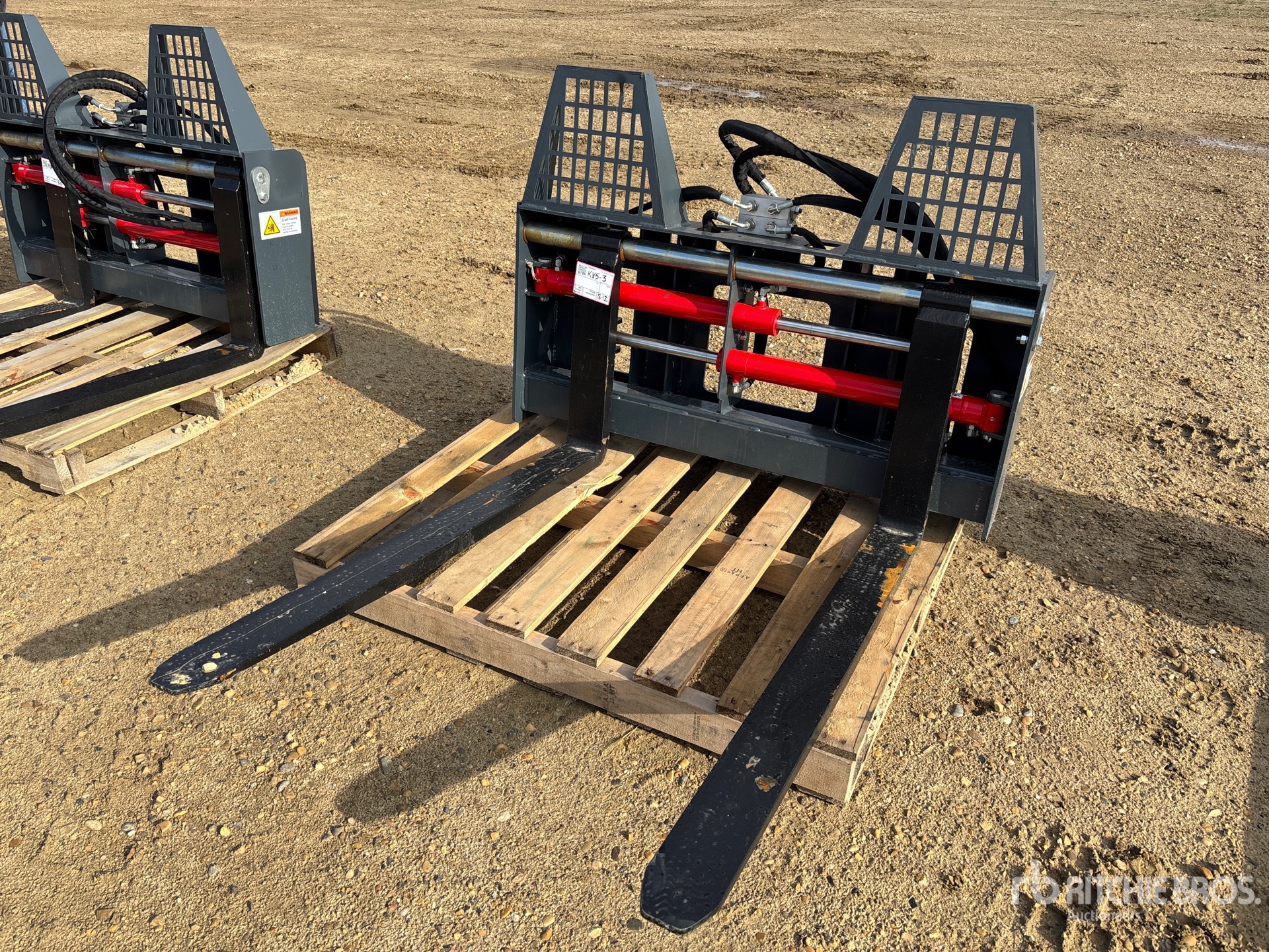 2026 Handy HF2T 48 in Skid Steer Forks (Unused)