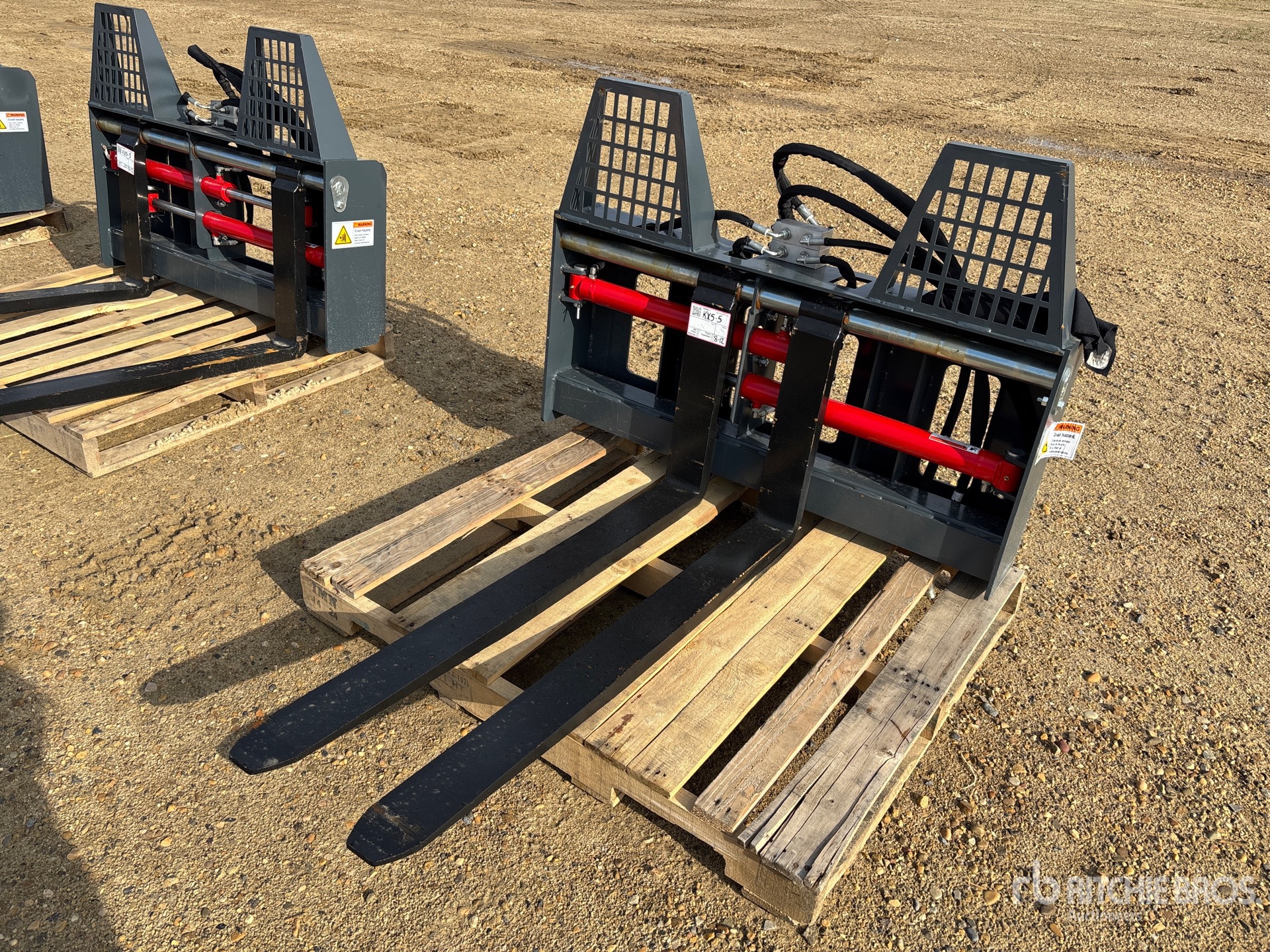 2026 Handy HF2T 48 in Skid Steer Forks (Unused)