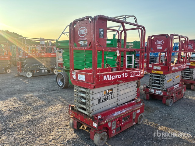 2018 MEC Micro 19 Electric Scissor Lift