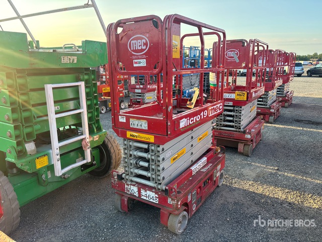 2019 MEC Micro 19 Electric Scissor Lift