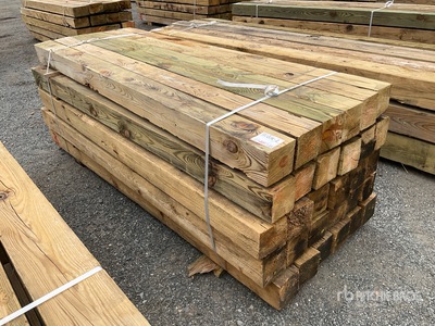 Quantity of (30) 6 x 6 x 8 Ft Surplus Pressure Treated Bois de construction
