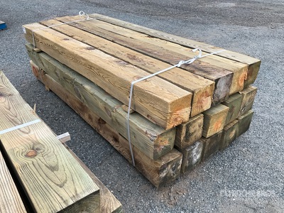 Quantity of (15) 8 x 8 x 8 Ft Surplus Pressure Treated Bois de construction