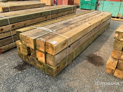 Quantity of (15) 8 x 8 x 14 Ft Surplus Pressure Treated Bois de construction