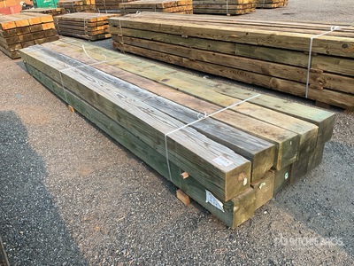 Quantity of (10) 8 x 8 x 18 Ft Surplus Pressure Treated Bois de construction