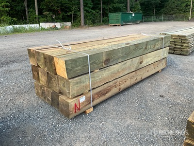 Quantity of (12) 10 x 10 x 10 Ft Surplus Pressure Treated Bois de construction