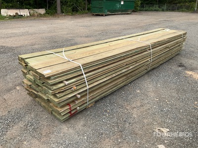Quantity of (52) 2 x 10 x 16 Ft T&G - Surplus Pressure Treated Bois de construction