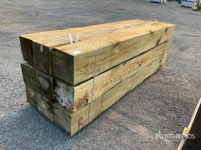Quantity of (9) 12 x 12 x 10 Ft Surplus Pressure Treated Bois de construction