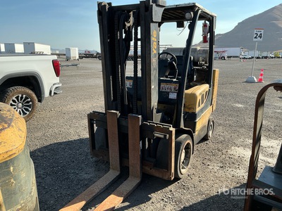 Yale GLC100VXNGSE084 11500 lb Chariot Élévateur