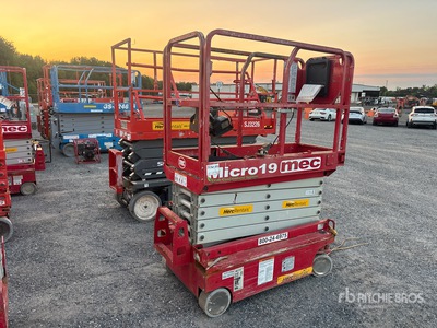 2019 MEC Micro 19 LCS Electric Scissor Lift
