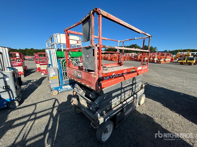 2015 Skyjack SJ4632 Electric Scissor Lift