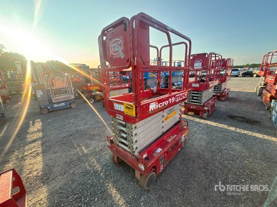2019 MEC Micro 19-LC Electric Scissor Lift