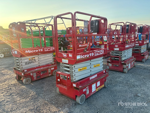 2020 MEC Micro 19 LCS Electric Scissor Lift