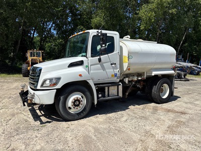 2019 Hino 338 4x2 Water Truck