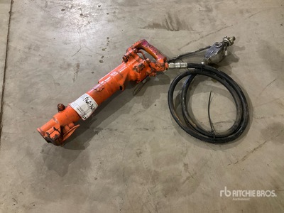 2017 APT 118 Rivet buster