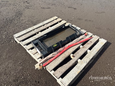 2026 GIYI GY-BF39 39 in Mini Skid Steer Bale Spear
