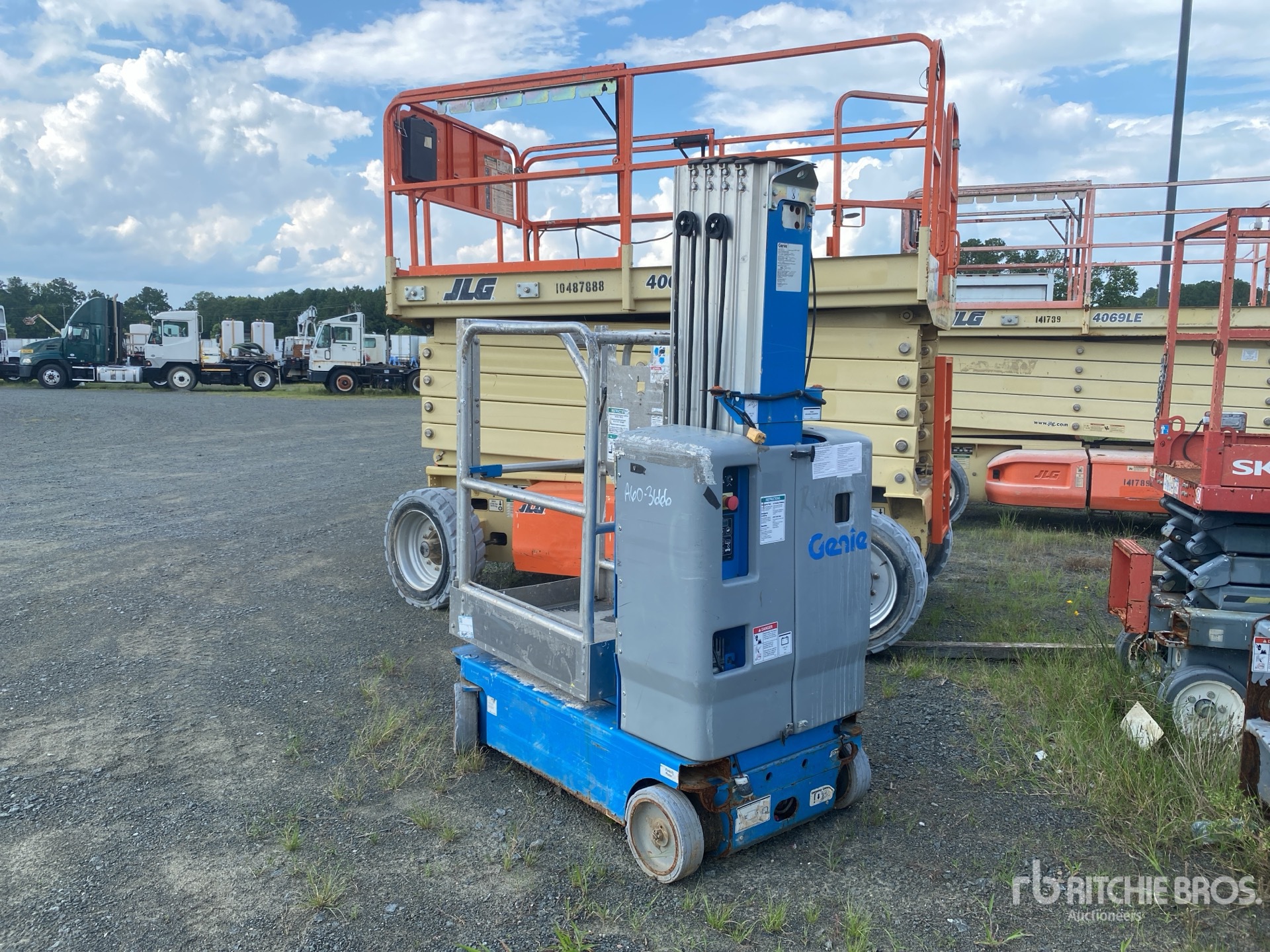 2018 Genie GR20 Vertical Mast Lift