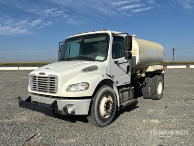 2017 Freightliner M2 106 2000 gal 4x2 Ciężarówka na wodę