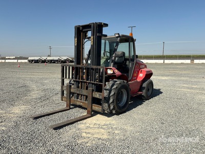 2015 Manitou M40-2T 7770 lb Chariot élévateur tout terrain